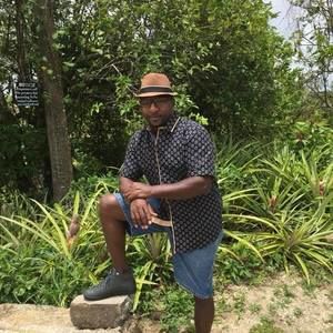 Meet your Posher, Dion